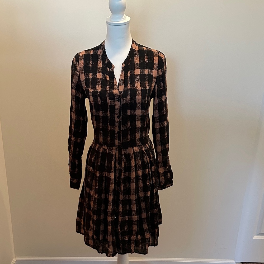 11.1. Tylho Long Sleeve Checkered Dress